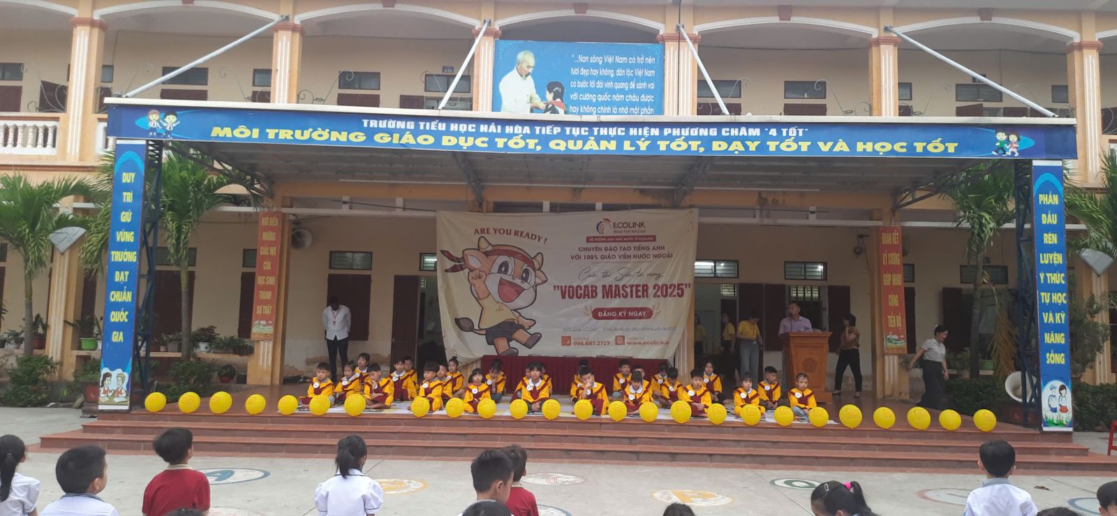 Description: C:\Users\ADMIN\Desktop\Ảnh Tư liệu\Rung chuông Vàng\z6615645726358_f718a2df1b7ba2a1bc30bc74cebad074.jpg