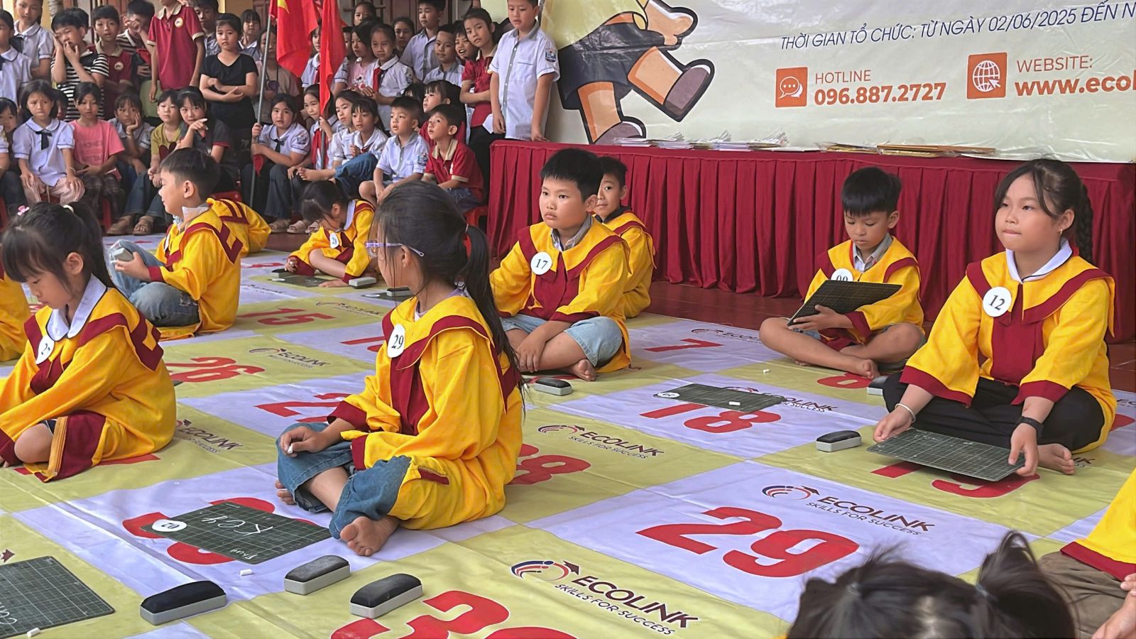 Description: C:\Users\ADMIN\Desktop\Ảnh Tư liệu\Rung chuông Vàng\z6615617598723_61038966b606bd007087d6bd67e25867.jpg