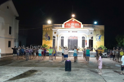 Không khí chuẩn bị đón Tết Trung thu của các em học sinh trường Tiểu học Hải Hòa.