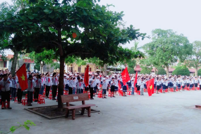 BUỔI CHÀO CỜ ĐẦU TIÊN VỚI KHÔNG KHÍ RỘN RÀNG CỦA NĂM HỌC MỚI!