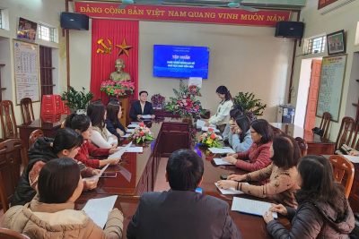 Trường Tiểu học Hải Hòa tổ chức Sinh hoạt chuyên môn “Hướng dẫn thực hiện dạy học phát triển năng lực số và kỹ năng công dân số cho học sinh tiểu học”.